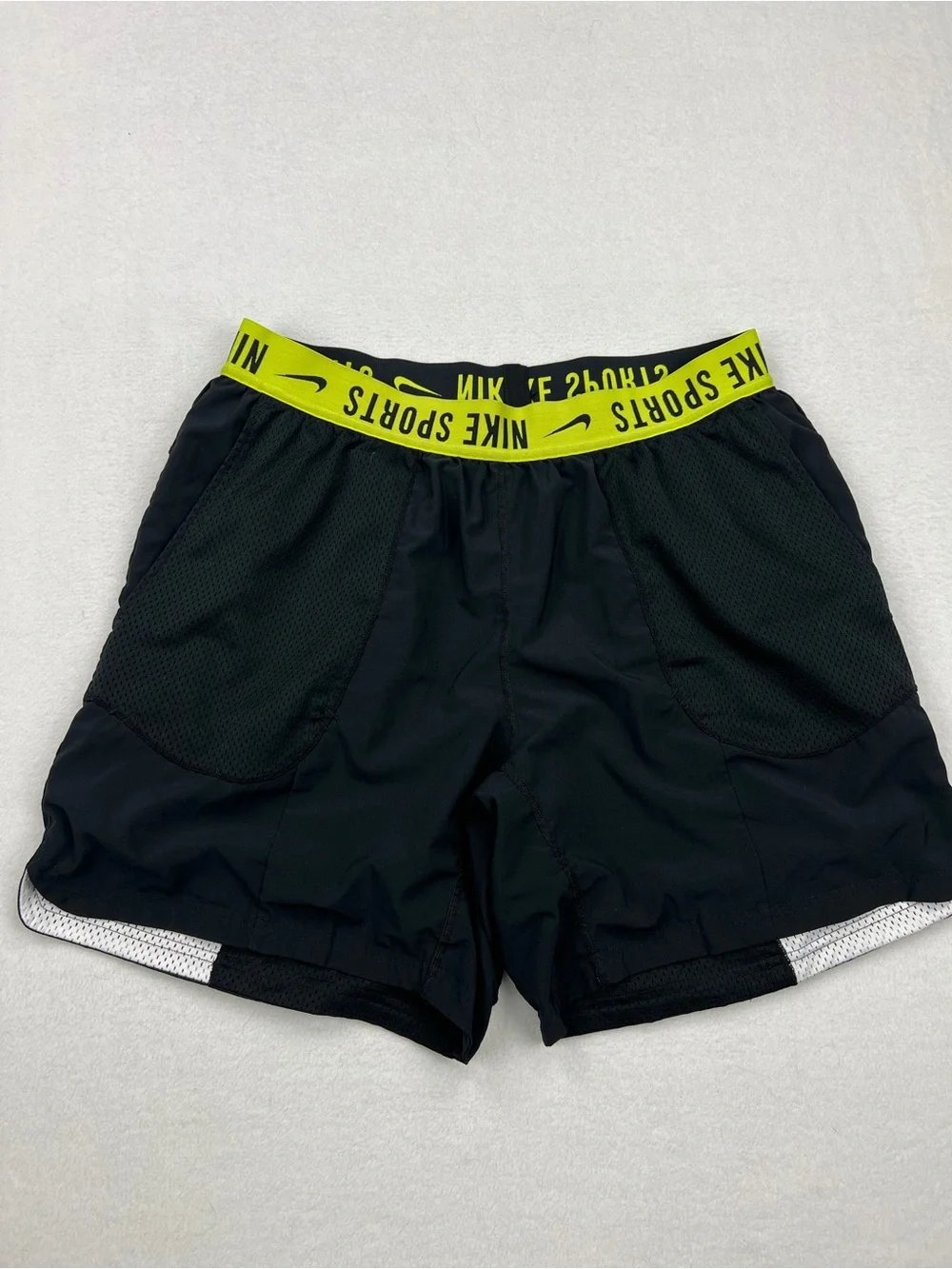 Nike Sportswear Sport Clash Reversible Training Shorts Men Sz L White/Black/Volt